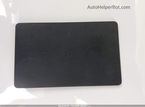 5YJYGDEE2LF014630 2020 TESLA MODEL Y White Առջևի վահանակի տեսք