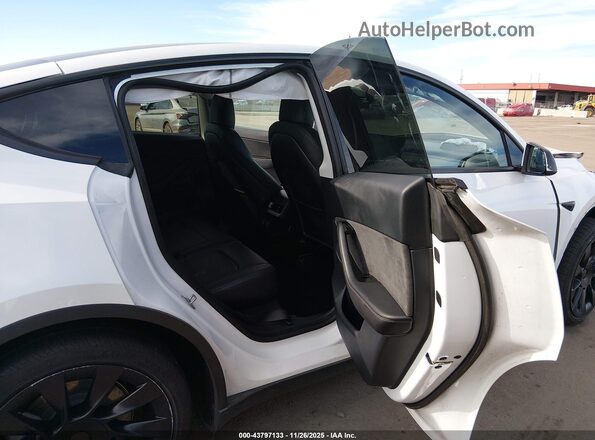 5YJYGDEE2LF014630 2020 TESLA MODEL Y White VIN կոդի պիտակի տեսք