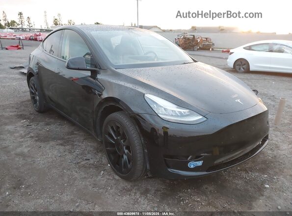5YJYGDEE2MF222671 2021 TESLA MODEL Y Black Front right