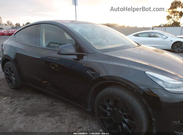 5YJYGDEE2MF222671 2021 TESLA MODEL Y Black 360 interior view