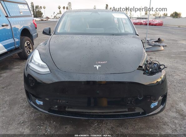 5YJYGDEE2MF222671 2021 TESLA MODEL Y Black Rear interior view