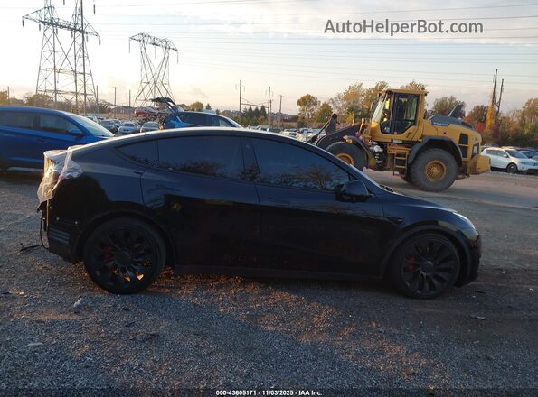 5YJYGDEF2MF121719 2021 TESLA MODEL Y Black Widok wnętrza z tyłu