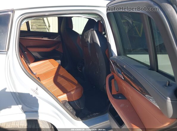 5YM23EC07P9R05289 2023 BMW X4 Gray Widok naklejki z numerem VIN