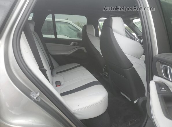5YMJU0C01P9R07308 2023 BMW X5 Gray უკანა სალონის ხედი