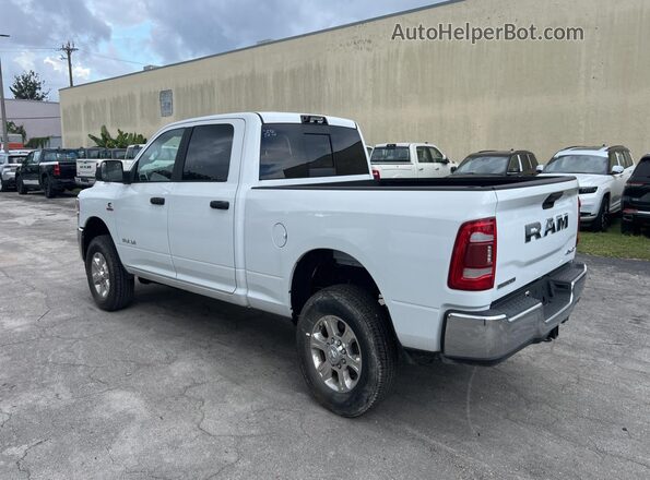 3C63R3DL6NG377595 2022 RAM 3500 Белый Передняя правая четверть