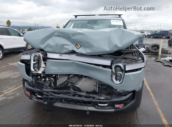 7FCTGAAA0PN022500 2023 RIVIAN R1T Серый Вид спереди