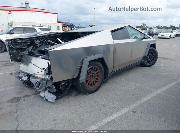 7G2CEHED0RA028785 2024 TESLA CYBERTRUCK Серебряный Задняя правая четверть
