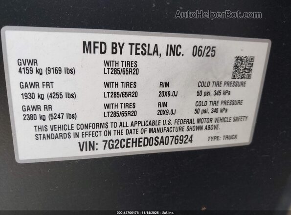 7G2CEHED0SA076924 2025 TESLA CYBERTRUCK Gray Widok komory silnika