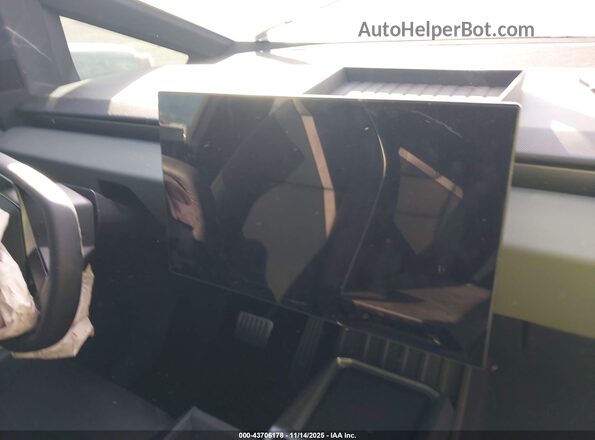 7G2CEHED0SA076924 2025 TESLA CYBERTRUCK Gray Widok tylnych siedzeń