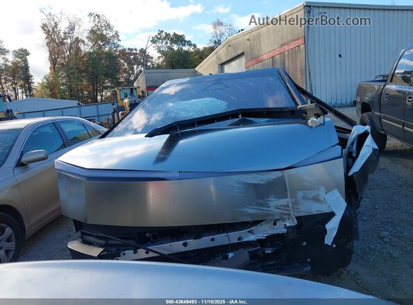 7G2CEHED4SA071001 2025 TESLA CYBERTRUCK Серебряный Вид панели приборов