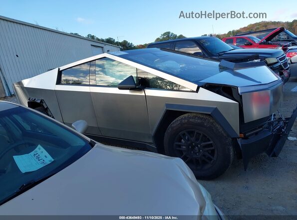 7G2CEHED4SA071001 2025 TESLA CYBERTRUCK Серебряный Вид щитка приборов