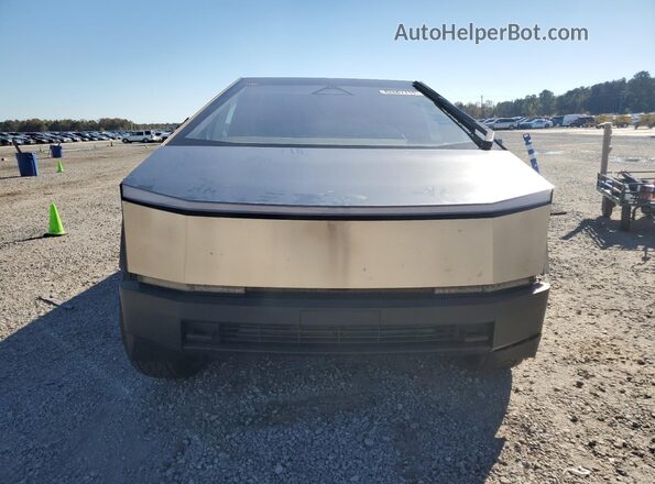 7G2CEHED8SA075410 2025 TESLA CYBERTRUCK Серебряный Вид спереди