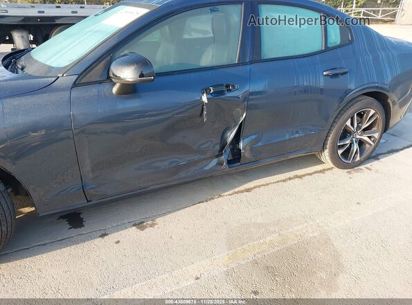 7JRL12FJ8SG362112 2025 VOLVO S60 Синий Вид спереди