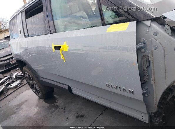 7PDSGBBA6RN041098 2024 RIVIAN R1S Gray Панорамний вид салону 360°