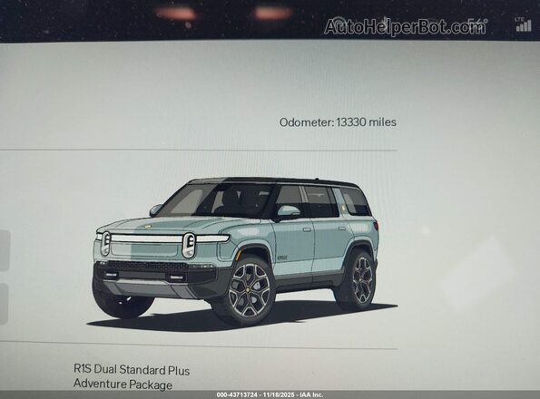 7PDSGBBA6RN041098 2024 RIVIAN R1S Gray 