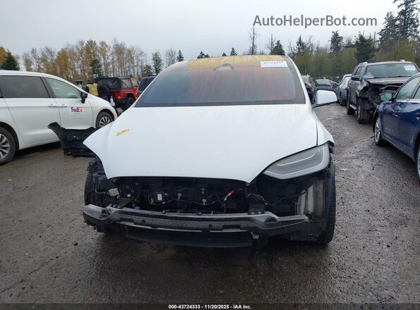7SAXCAE57NF344033 2022 TESLA MODEL X Белый Вид задней части салона