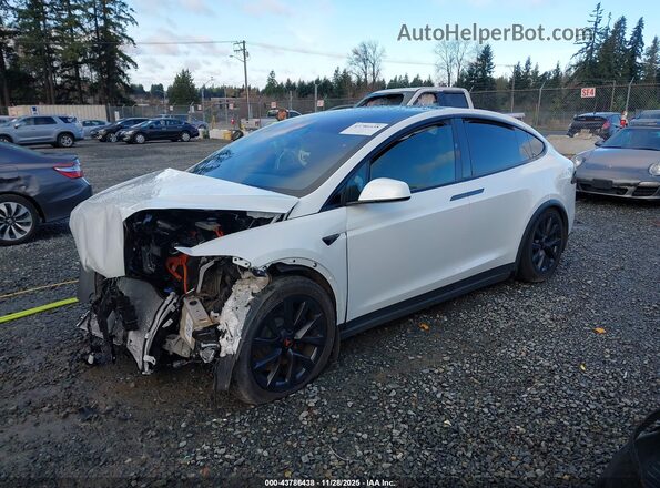 7SAXCBE54RF435319 2024 TESLA MODEL X Белый Передняя левая четверть