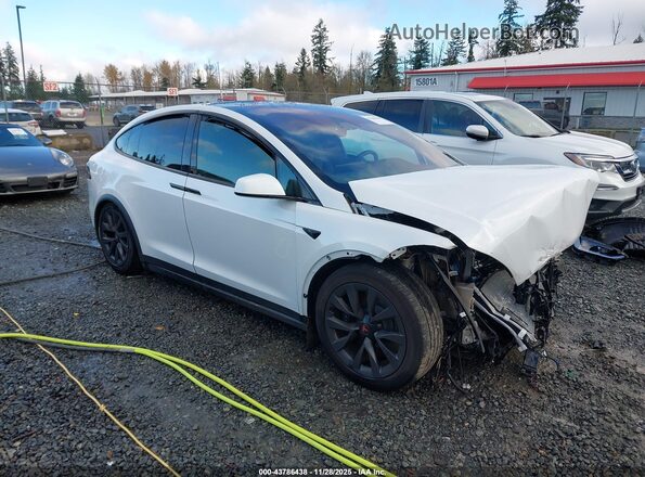 7SAXCBE54RF435319 2024 TESLA MODEL X Белый Передняя правая четверть