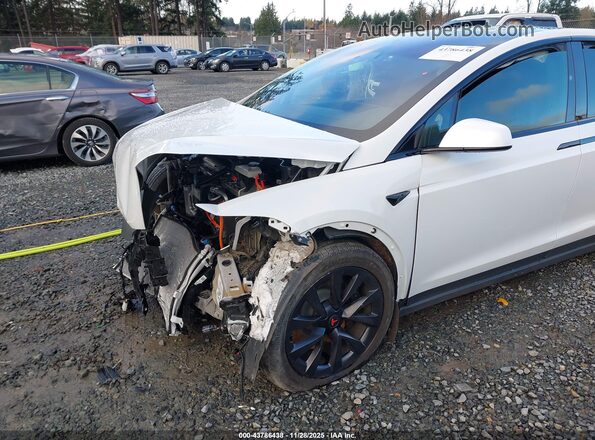 7SAXCBE54RF435319 2024 TESLA MODEL X Белый Вид спереди
