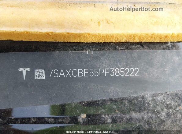 7SAXCBE55PF385222 2023 TESLA MODEL X Black Widok komory silnika