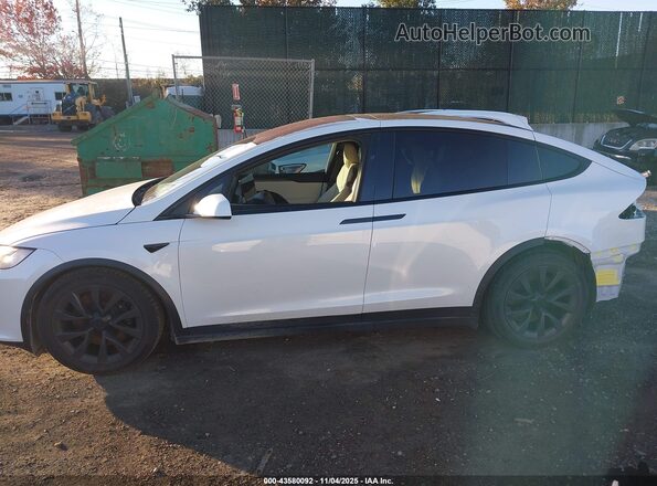7SAXCBE5XPF375575 2023 TESLA MODEL X Белый Панорамный вид салона 360°