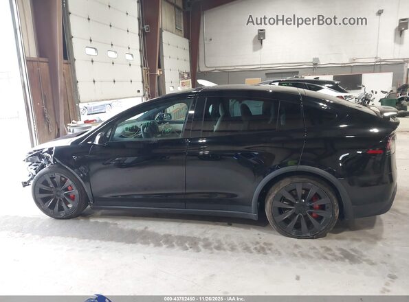 7SAXCBE66RF460974 2024 TESLA MODEL X Black Widok wnętrza 360 stopni