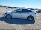 2022 Tesla Model Y Long Range Dual Motor All-wheel Drive White vin: 7SAYGAEE0NF536449