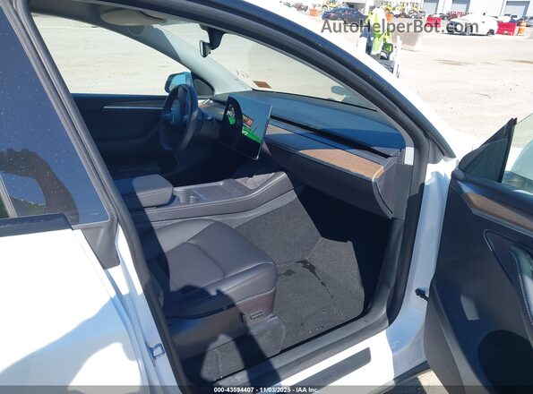 7SAYGAEE0NF536449 2022 TESLA MODEL Y White Սալոնի դիմացի տեսք