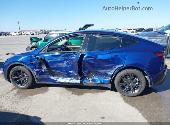 7SAYGAEE6RF155047 2024 TESLA MODEL Y Blue Widok wnętrza 360 stopni