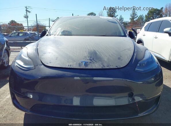 7SAYGDED1SA368287 2025 TESLA MODEL Y Gray Vista del salpicadero