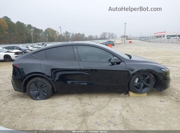 7SAYGDED2TA446609 2026 TESLA MODEL Y Black Widok wnętrza z tyłu