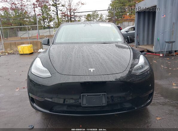 7SAYGDED3SF246940 2025 TESLA MODEL Y Черный Вид панели приборов