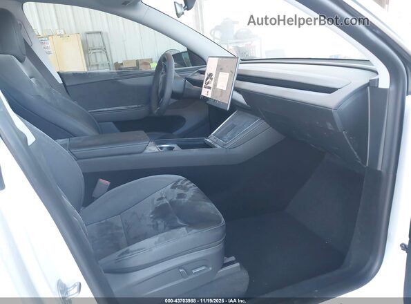 7SAYGDED6TA427996 2026 TESLA MODEL Y White Vista interior delantera