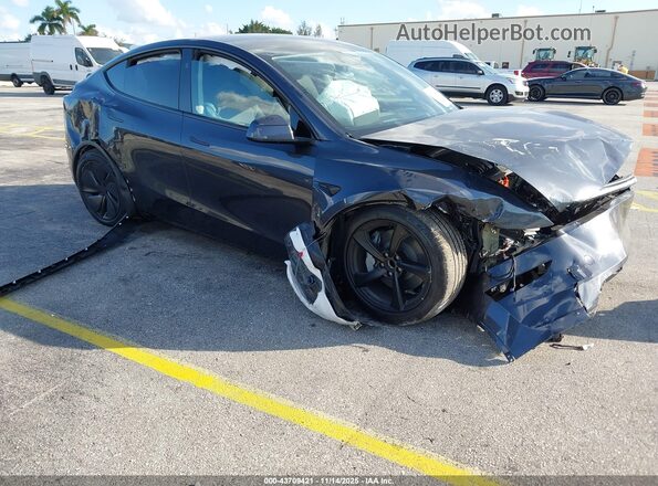 7SAYGDED7TA579964 2026 TESLA MODEL Y Серый Вид спереди