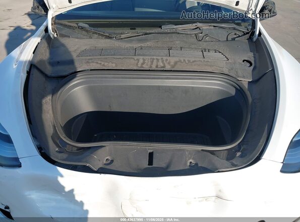7SAYGDEE0NF363789 2022 TESLA MODEL Y White Rear view