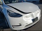 2022 Tesla Model Y Long Range Dual Motor All-wheel Drive White vin: 7SAYGDEE0NF363789