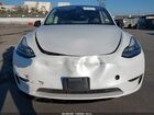 2022 Tesla Model Y Long Range Dual Motor All-wheel Drive White vin: 7SAYGDEE0NF363789