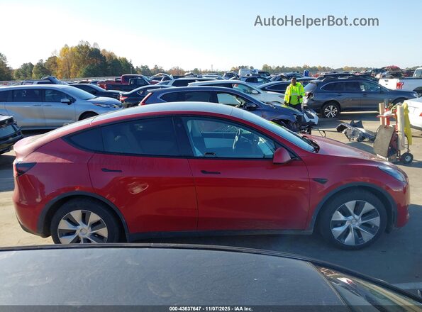 7SAYGDEE0NF391625 2022 TESLA MODEL Y Red უკანა სალონის ხედი