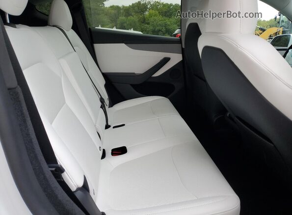 7SAYGDEE1TA461241 2026 TESLA MODEL White Rear interior view