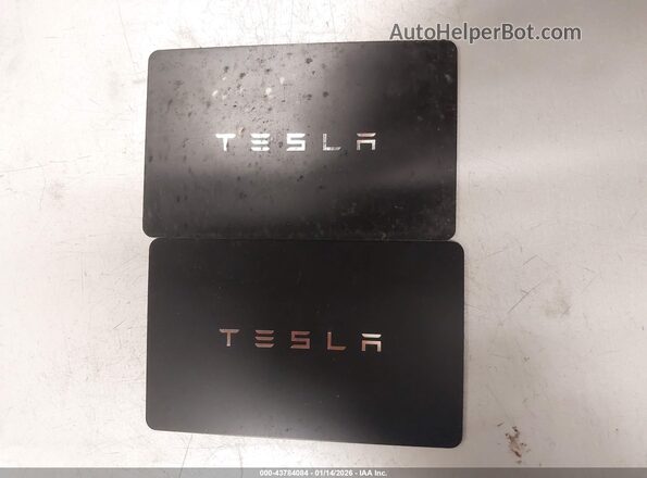 7SAYGDEE2TA396741 2026 TESLA MODEL Y Gray წინა პანელის ხედი