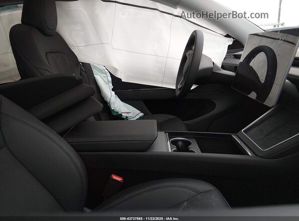 7SAYGDEE2TA499755 2026 TESLA MODEL Y Blue წინა სალონის ხედი