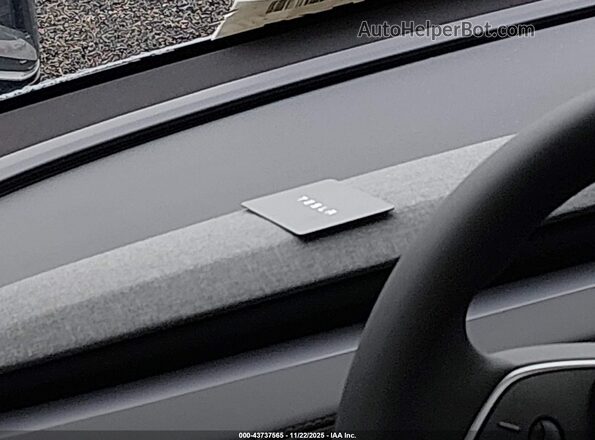 7SAYGDEE2TA499755 2026 TESLA MODEL Y Blue წინა პანელის ხედი