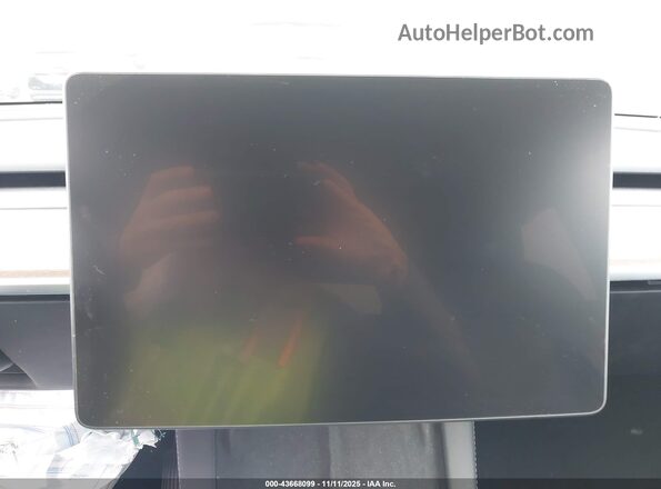 7SAYGDEE3NF461831 2022 TESLA MODEL Y Red Widok wnętrza 360 stopni