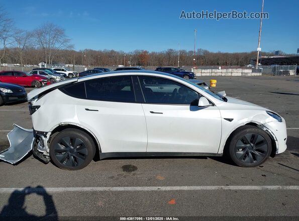 7SAYGDEE3SF223490 2025 TESLA MODEL Y White Սարքավորումների վահանակի տեսք