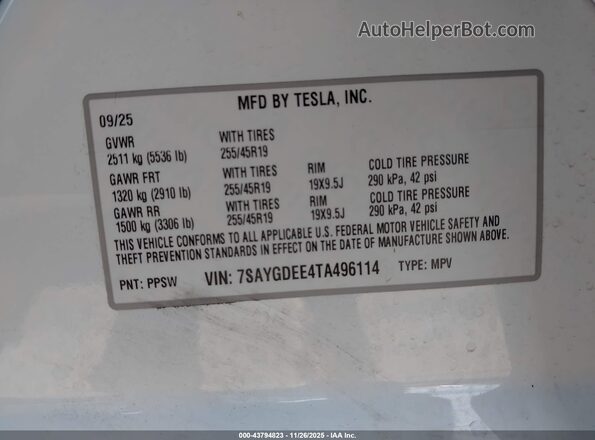 7SAYGDEE4TA496114 2026 TESLA MODEL Y White Widok komory silnika