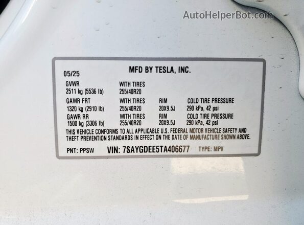 7SAYGDEE5TA406677 2026 TESLA MODEL White Widok komory silnika