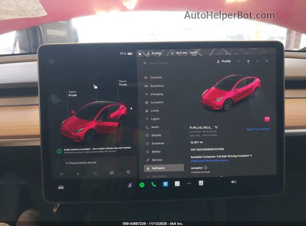 7SAYGDEE6SF237450 2025 TESLA MODEL Y Red Widok tylnych siedzeń
