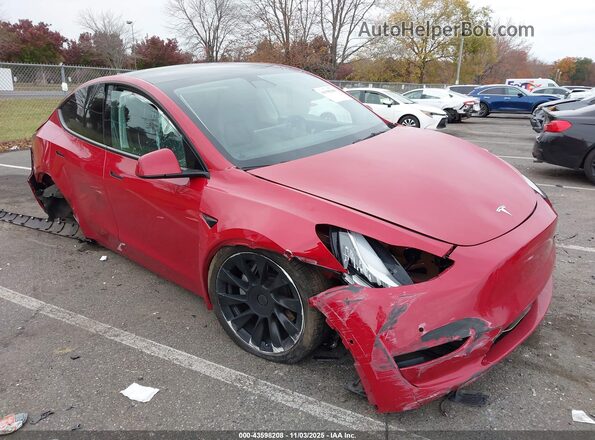 7SAYGDEE8NF310077 2022 TESLA MODEL Y Red Widok z przodu