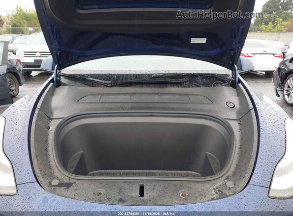 7SAYGDEE8NF504463 2022 TESLA MODEL Y Blue Widok z tyłu