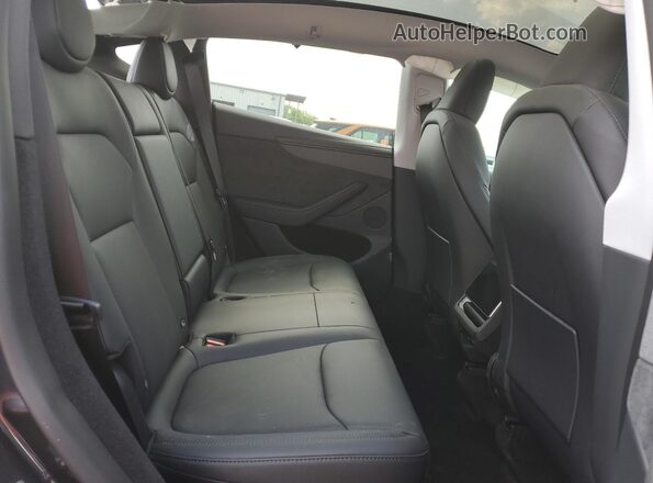7SAYGDEE8TF334120 2026 TESLA MODEL Charcoal Հետևի նստատեղերի տեսք